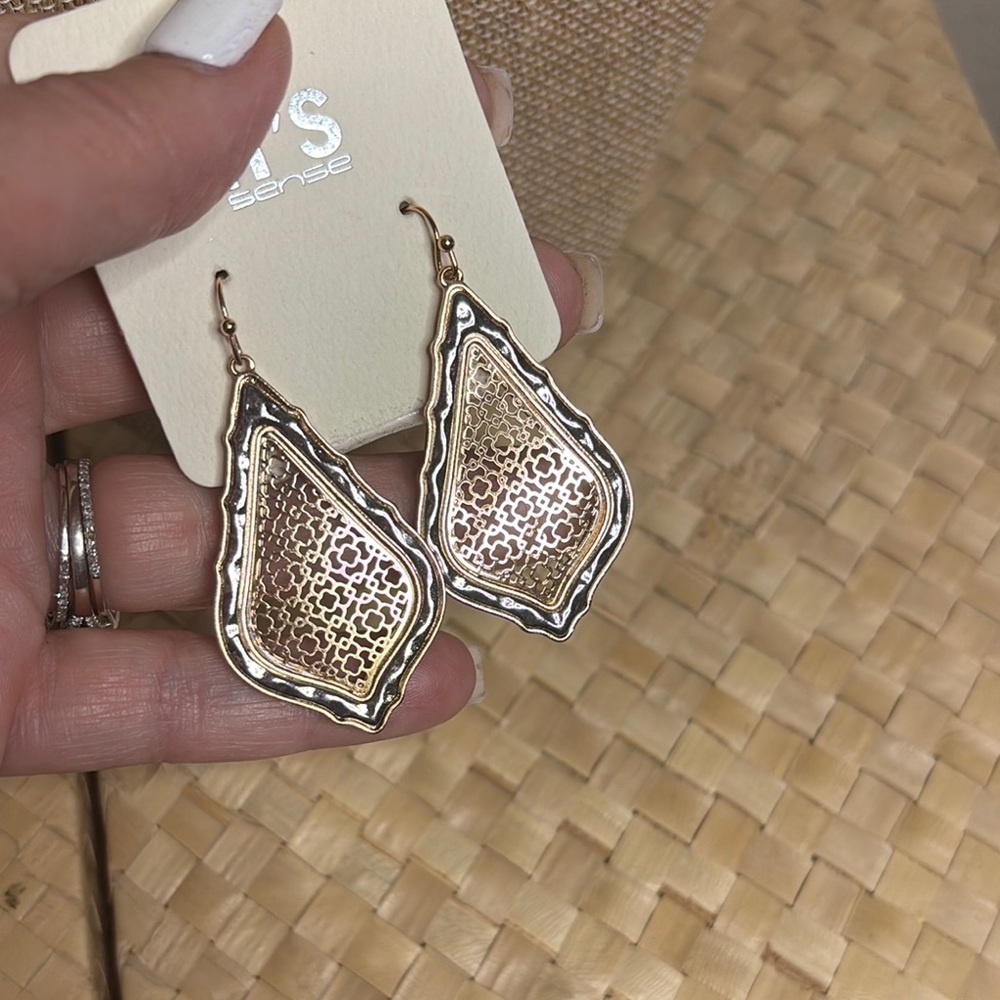 Elegant Two Tone Silver GoldCopper Filigree Drop Dangle Earrings